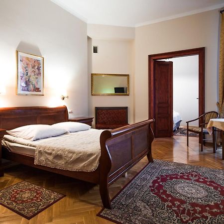 Aparthotel Basztowa Krakow Bagian luar foto
