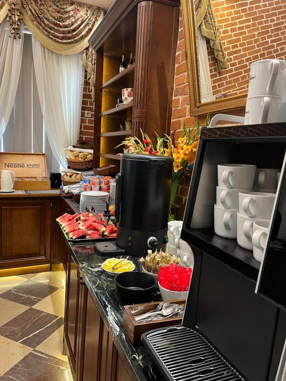 Aparthotel Basztowa Krakow Bagian luar foto
